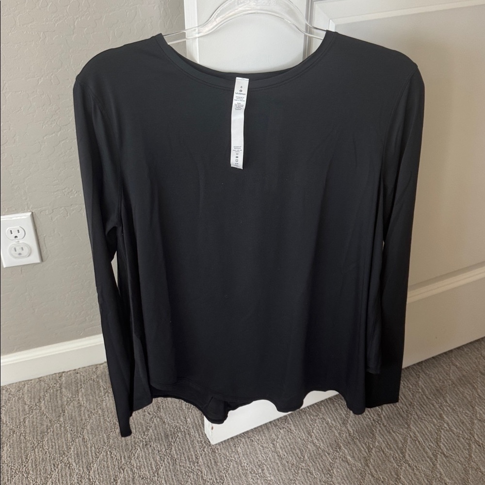Lululemon Athletica blk Relaxed Long sleeve